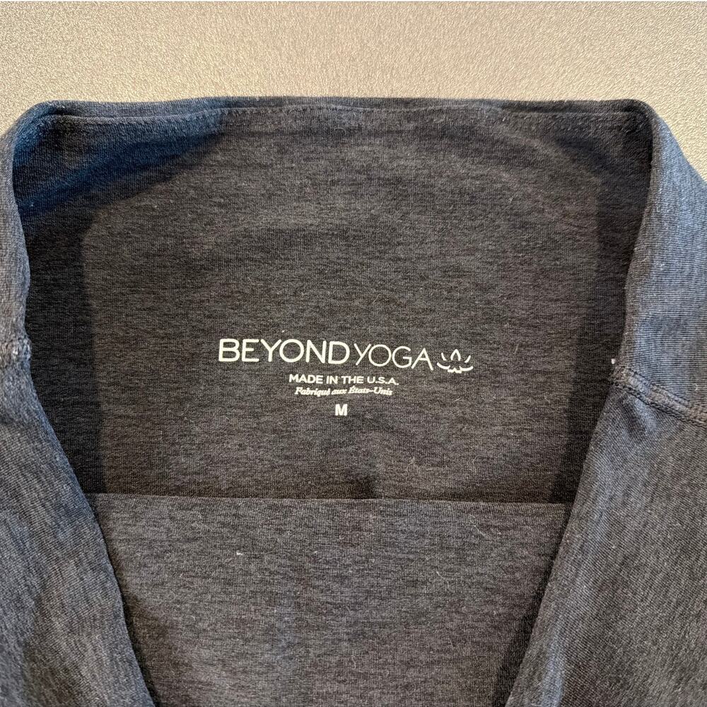 Beyond Yoga Cropped Leggings Dark Gray High Rise Capri Yoga Pants Women’s M - Picture 3 of 6